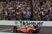 Rosenqvist ganó la Indy 500 por 0.018 segundos en un final histórico