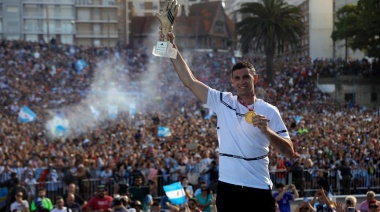 Dibu Martínez fue homenajeado en Mar del Plata ante una multitud: "Yo les dije que les iba a traer la Copa"