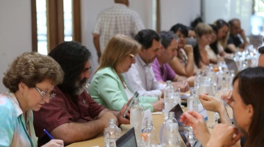 Los docentes y el Gobierno de la Provincia volvieron a sentarse para cerrar la Paritaria 2022