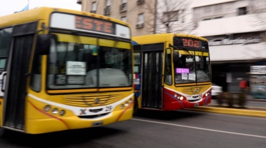 Los micros ya circulan con frecuencia de verano en La Plata