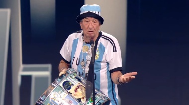 El Tula recibió el premio de Argentina como la mejor hinchada del mundo: "Ustedes muchachos de la Selección le dieron una alegría inmensa al pueblo"