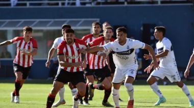 Tarde de clásico platense: horario, TV y formaciones