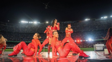 Lali hizo vibrar el Camp Nou