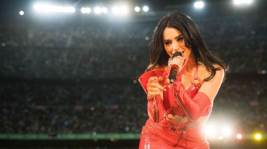 Lali hizo vibrar el Camp Nou