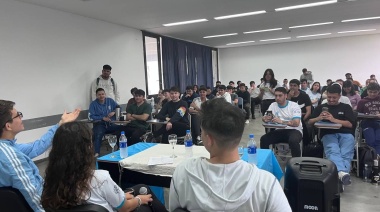 Palito y Valentín Torres Erwerle visitaron la UNLP previo a su pelea en "Párense de manos"