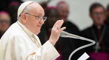 El papa Francisco: “Se escandalizan si bendigo a un homosexual y no si bendigo a un empresario explotador”