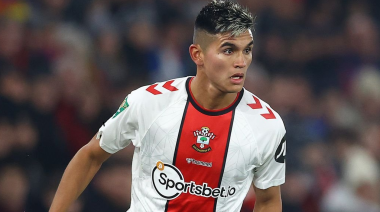 Charly Alcaraz a las piñas en un amistoso entre el Southampton y la Lazio