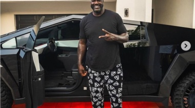 Shaquille O'Neal le compró a Tesla la pick-up eléctrica más rápida del mundo que vale 100 mil dólares