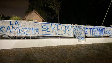 Protestas en la sede y amenazas al plantel de Gimnasia antes del debut en Copa Argentina: "Ganen o ya saben"