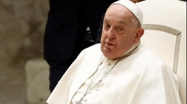 El Vaticano informó que el papa Francisco enfrenta un cuadro clínico complejo por una infección respiratoria