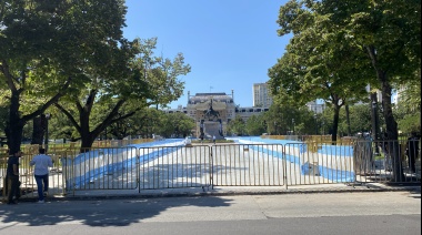 El gobernador Axel Kicillof estrenó la nueva Plaza San Martín