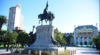 Julio Alak y Axel Kicillof inauguraron la nueva plaza San Martín