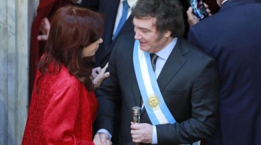 Cristina criticó el acuerdo con el FMI en sus habituales tuits: "Che Milei, te mandaste una devaluación del 30%”