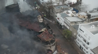 Incendio en La Plata: imputaron a la dueña del depósito e investigan si fue intencional