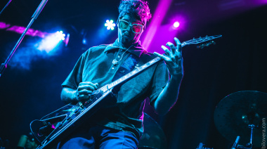 Dante Spinetta dará un show gratuito en Meridiano V durante las vacaciones de invierno