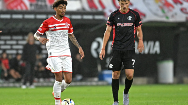 Polémico empate entre Estudiantes y Barracas Central