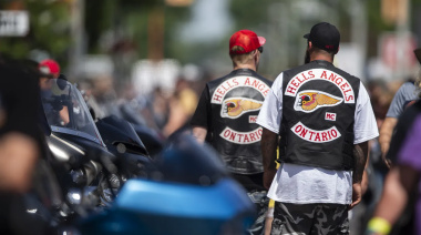 Hell’s Angels, trapitos y repartidores a las piñas en pleno centro de La Plata