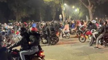 Caravana de motos en La Plata: redes sociales, quejas y operativo policial