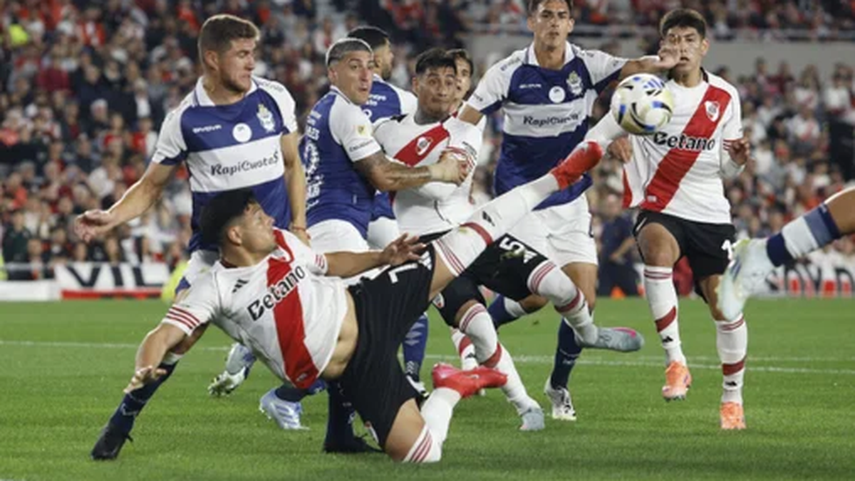 Gimnasia pelea la permanencia y pone en riesgo la continuidad de Gallardo