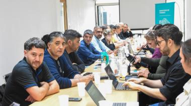 Docentes y estatales bonaerenses reclaman la reapertura de paritarias por la caída del salario real