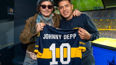 Johnny Depp sorprendió en La Bombonera y vivió el partido de Boca como un hincha más