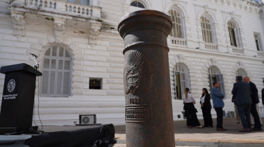 Restituyen un mojón fundacional histórico en el marco del 143° aniversario de La Plata
