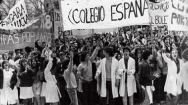 Con una caravana y marcha, miles de estudiantes recordarán "La Noche de los Lápices" en La Plata