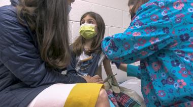 Informan que la vacuna Pfizer es segura para niños