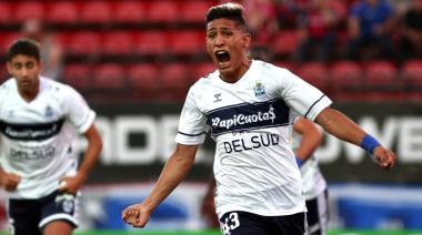 Gimnasia metió un triunfo clave en la recta final por ingresar a las copas