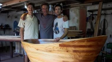 La pasión por la madera y la familia: Las bañeras de madera fabricadas por platenses