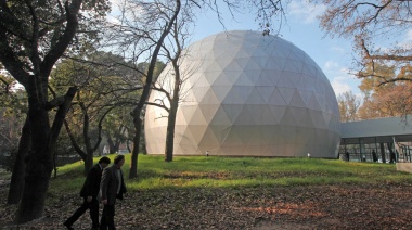 Volvieron las funciones presenciales gratuitas en el planetario de La Plata