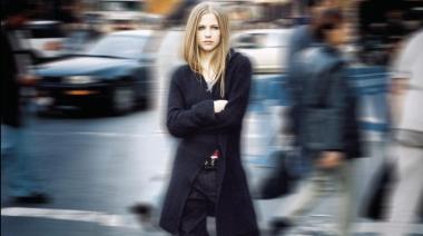 A veinte años del álbum “Let Go” Avril Lavigne vuelve a lanzarlo con varias sorpresas