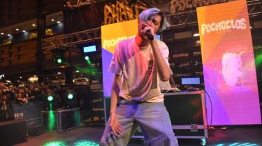 Bhavi hizo el preestreno de su nuevo álbum “Pochoclos” en el cine del shopping Abasto