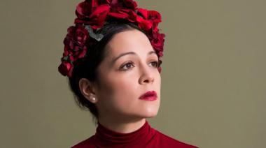 Natalia Lafourcade presentó “De todas las flores” el tema principal de su próximo álbum