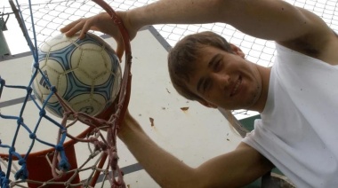Rodrigo Palacio se retiró del fútbol y ahora va a jugar al básquet