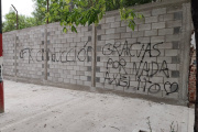 Crece la interna del peronismo: hubo pintadas cruzadas entre sectores de CFK y de Kicillof