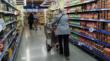 Golpe al bolsillo: tras la suba del dólar, anticipan aumentos de hasta 8% en alimentos y limpieza