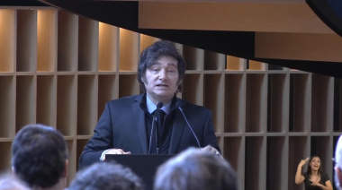 Milei evitó hablar del escándalo de coimas pero advirtió: “No me importa el daño que puedan hacerme de acá a las elecciones”