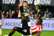 Estudiantes venció 2-1 a Huracán con una gran reacción y respaldo total a Domínguez