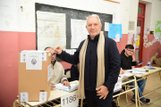 Julio Alak votó en Gonnet, destacó la campaña limpia en La Plata y celebró el desdoblamiento electoral en la provincia