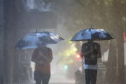 Alerta naranja por tormentas en La Plata: fuertes ráfagas y posible caída de granizo