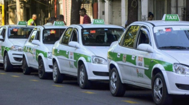 Tensión en La Plata por el avance de las apps: taxistas y remiseros marchan al Municipio
