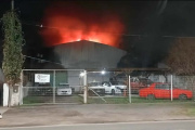 Incendio intencional en una agencia de autos de Ensenada: hay cuatro detenidos