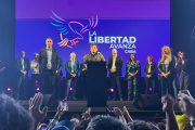 Milei cerró la campaña porteña con Adorni y apuntó contra el PRO y el kirchnerismo