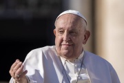 El nuevo parte médico sobre la salud del papa Francisco genera esperanzas: "Por la tarde reanudó su trabajo"