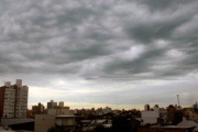 Miércoles fresco y con nubes en La Plata: cómo estará el tiempo hoy