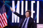 El último mensaje de Milei antes de la veda: un llamado a votar con Cacho Castaña de fondo