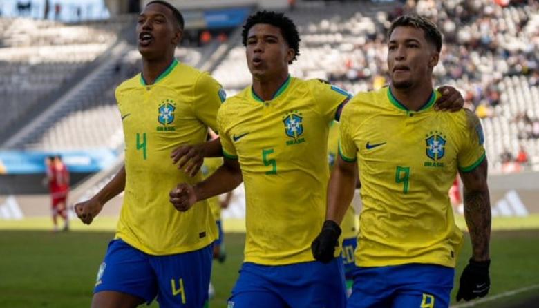 Brasil derrotó a Túnez con un Santos endiablado