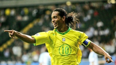 Ronaldinho baiteó a todo el mundo y no abandonará a la Selección de Brasil