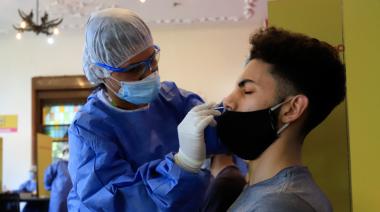 ¿Por qué bajó el promedio de edad de los contagios?